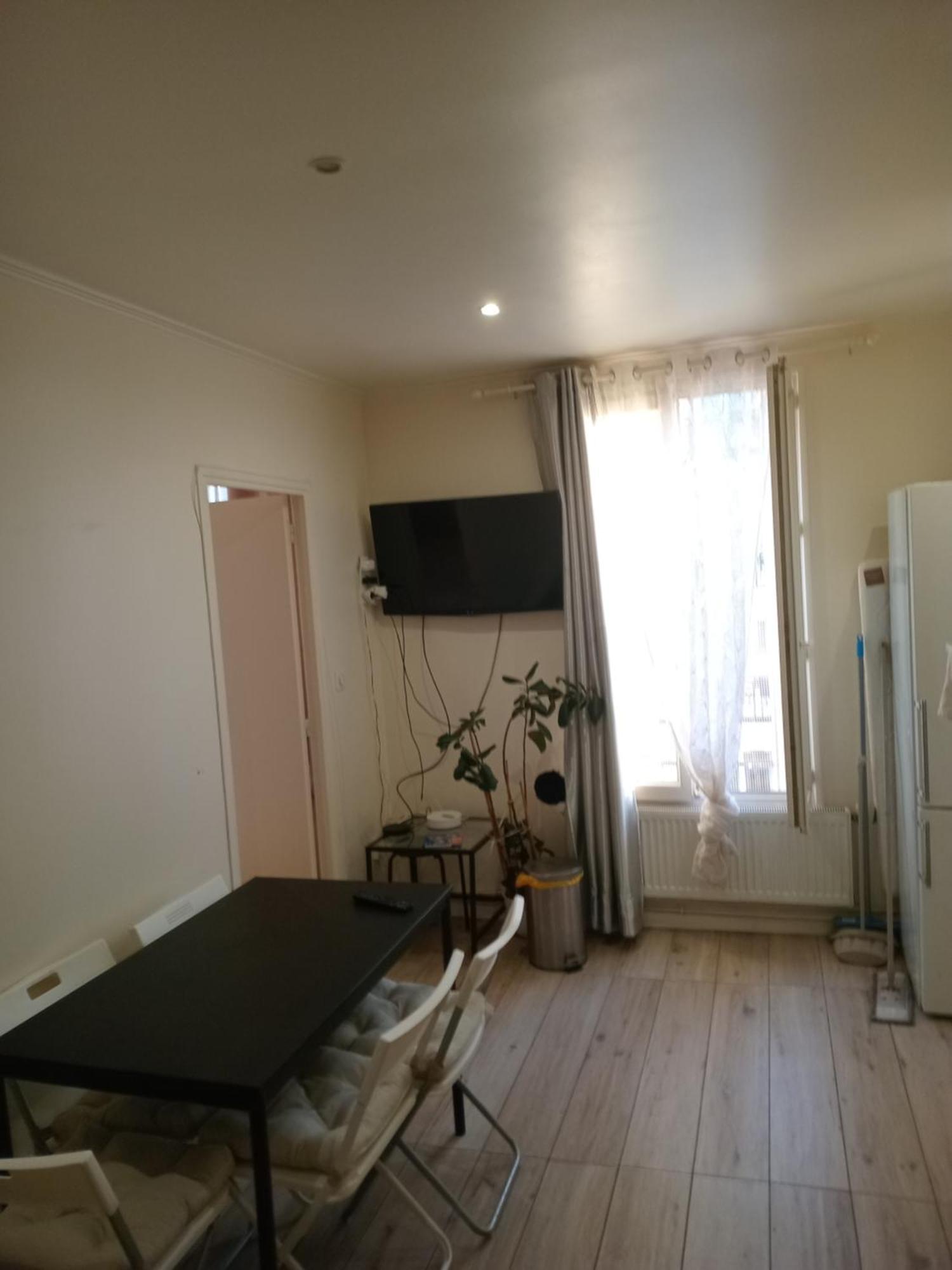 2 Pieces Proche Centre Appartement Parijs